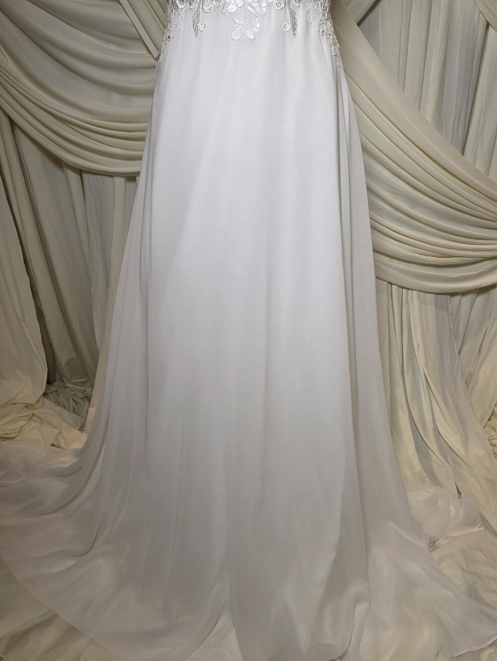 Azazie White Lace Appliqué A-Line Wedding Gown - Picture 4 of 14
